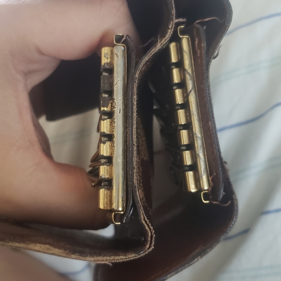 Louise Vuitton Key Holder - Picture 6 of 12